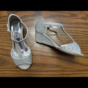 Girls Silver Wedge Dress Shoes Size 2